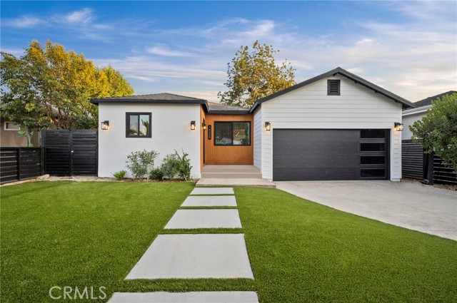 14328 Emelita Street, Sherman Oaks CA: https://media.crmls.org/medias/edfef67d-c388-4b5d-8b04-72ef5852b6a7.jpg