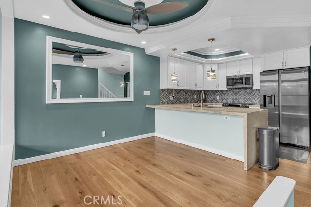 Detail Gallery Image 3 of 40 For 6314 Marina Pacifica, Long Beach,  CA 90803 - 2 Beds | 2 Baths