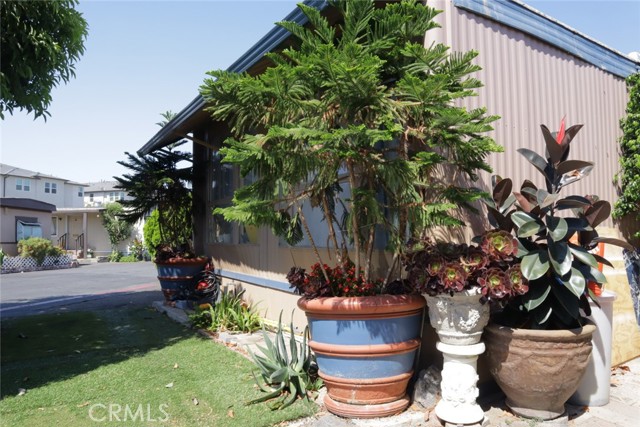 Detail Gallery Image 16 of 19 For 100 W Midway Dr #193,  Anaheim,  CA 92805 - 4 Beds | 2 Baths