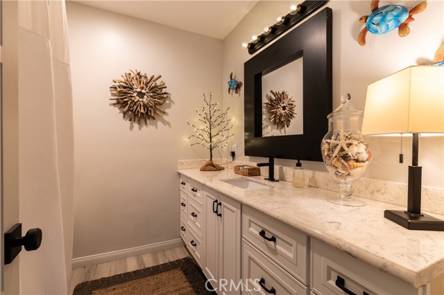 Detail Gallery Image 17 of 33 For 2289 Stearnlee Ave, Long Beach,  CA 90815 - 3 Beds | 3 Baths