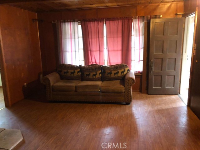 23792 Springwater, Crestline, CA 92325