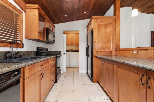 4250 Skylink Lane, Paso Robles CA: https://media.crmls.org/medias/ee009fd7-723c-46b6-92af-ac68dcfc05f0.jpg