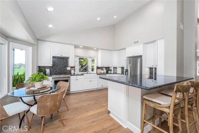 Image 15 of 63 For 3 Taylor Place