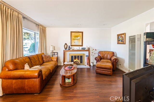 Detail Gallery Image 2 of 24 For 6053 North Lakewood Bld, Lakewood,  CA 90712 - 3 Beds | 1 Baths