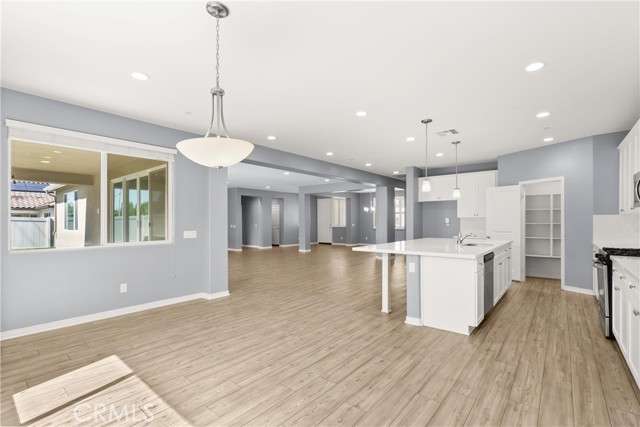 Detail Gallery Image 14 of 48 For 41719 Wayladn Ct, Lancaster,  CA 93536 - 4 Beds | 4 Baths