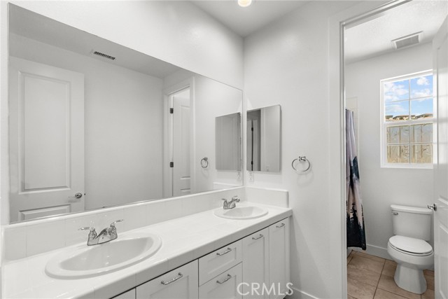 19162 Lauren Lane, Saugus CA: https://media.crmls.org/medias/ee012064-ccd0-4f01-83f8-f8108360c4ce.jpg