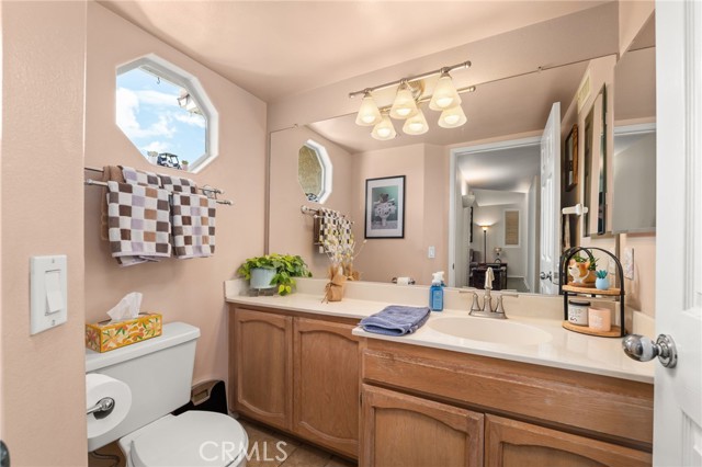 831 Arbor Cir, La Verne CA: https://media.crmls.org/medias/ee019c88-eb7d-42c3-9ad6-a15e8223639d.jpg