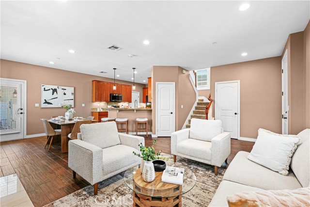 Image 4 of 33 For 8643 Belmont