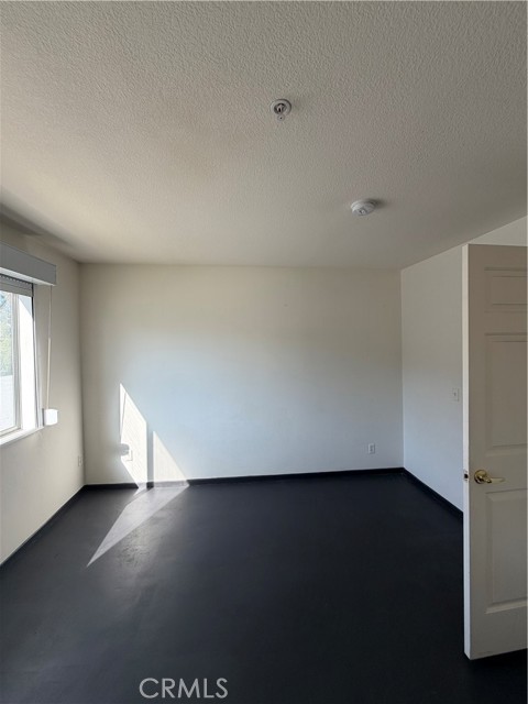 Detail Gallery Image 5 of 11 For 15455 Sherman Way #11,  Van Nuys,  CA 91406 - 2 Beds | 2 Baths