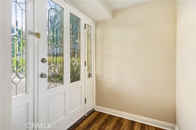 Detail Gallery Image 4 of 23 For 5204 Etiwanda Ave, Tarzana,  CA 91356 - 4 Beds | 3 Baths