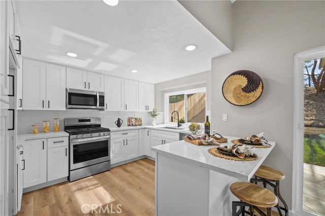 Detail Gallery Image 11 of 54 For 179 Paseo Marguerita, Vista,  CA 92084 - 3 Beds | 2 Baths