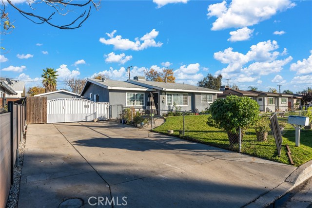 Detail Gallery Image 2 of 32 For 7827 Golondrina, San Bernardino,  CA 92410 - 4 Beds | 1/1 Baths