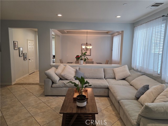 Detail Gallery Image 10 of 26 For 5448 Biella Ct, Fontana,  CA 92336 - 5 Beds | 3 Baths