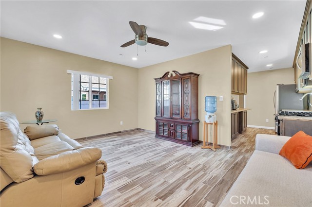 Detail Gallery Image 35 of 73 For 1972 Olive, Long Beach,  CA 90806 - 6 Beds | 4 Baths