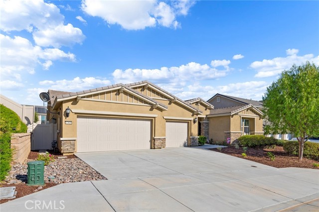 Detail Gallery Image 3 of 47 For 37834 Peregrine Pl, Murrieta,  CA 92563 - 4 Beds | 2/1 Baths