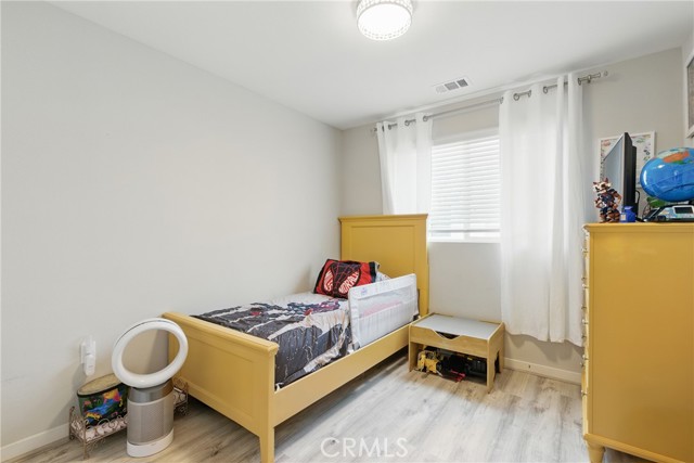 13238 Klein Court, Sylmar CA: https://media.crmls.org/medias/ee048517-b8d2-4dc5-9ff4-801bc89b4652.jpg