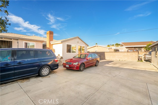 Detail Gallery Image 16 of 26 For 11936 Neenach, Sun Valley,  CA 91352 - 6 Beds | 3 Baths