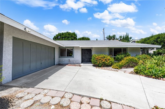 641 Casa Blanca Drive, Fullerton CA: https://media.crmls.org/medias/ee06300e-e4b7-4b53-92c6-9bee463843c1.jpg