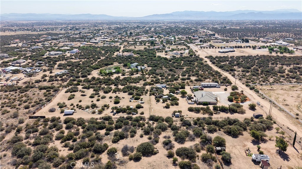https://media.crmls.org/medias/ee063b22-9667-455a-84e2-49a13d144753.jpg?preset=X-Large