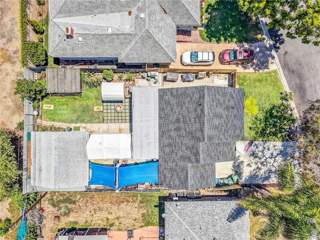 https://media.crmls.org/medias/ee0676ea-36dd-4ab6-8347-592805ec67f0.jpg?preset=X-Large