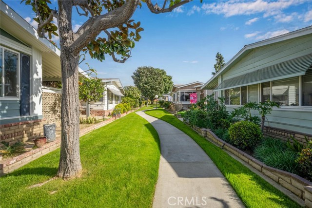 Detail Gallery Image 32 of 41 For 210 Silverlake, Placentia,  CA 92870 - 2 Beds | 2 Baths