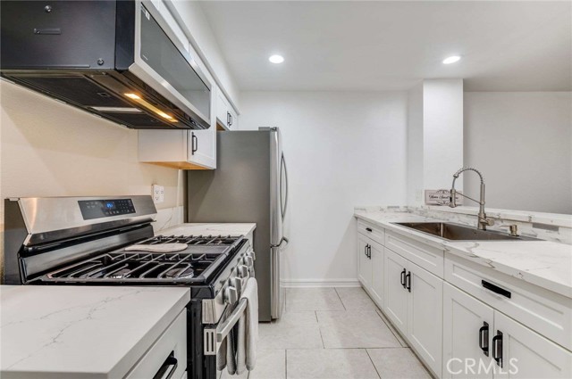 Detail Gallery Image 7 of 30 For 14065 Bayside, Norwalk,  CA 90650 - 1 Beds | 1 Baths