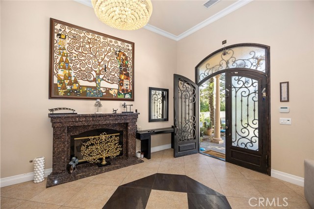 Detail Gallery Image 14 of 63 For 10610 Oak Tree Way, Sunland,  CA 91040 - 5 Beds | 4 Baths
