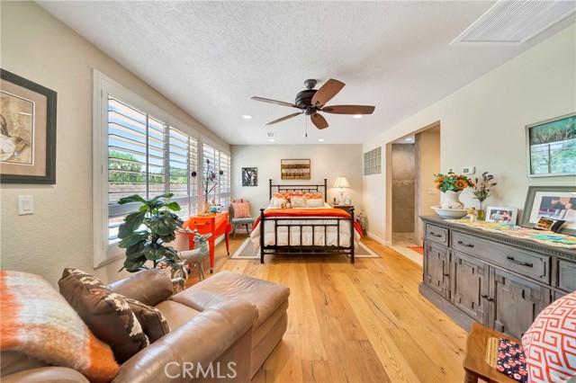 Detail Gallery Image 27 of 74 For 433 Fairway Dr, Palmdale,  CA 93551 - 5 Beds | 3/1 Baths