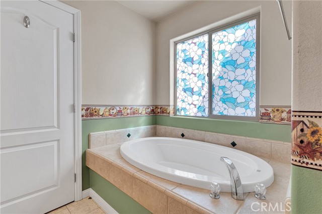 14908 Dakota Road, Apple Valley CA: https://media.crmls.org/medias/ee07da5b-7988-409a-b6e1-3772381ecf5e.jpg