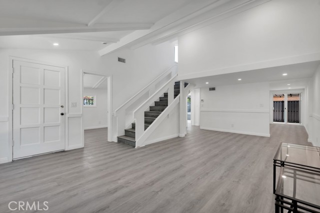 10732 Hatteras Street, North Hollywood CA: https://media.crmls.org/medias/ee07f427-a64d-4045-bd17-83cf549512d2.jpg