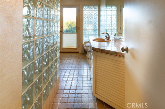 4 Aurora Drive, Rolling Hills Estates, California 90274, 3 Bedrooms Bedrooms, ,2 BathroomsBathrooms,Residential,Sold,Aurora,PV22014268