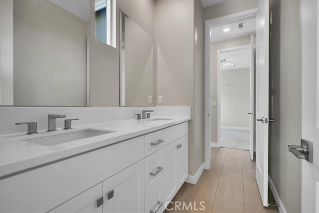 670 Athos, Lake Forest CA: https://media.crmls.org/medias/ee0834f3-8e2c-4285-9cee-e762cad982b4.jpg