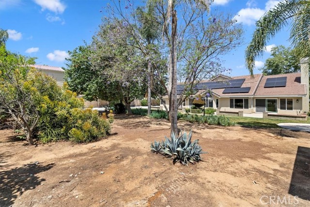 10854 Beltramo Circle, Riverside CA: https://media.crmls.org/medias/ee085a84-bd7f-490d-91ec-4425ffa50ae7.jpg