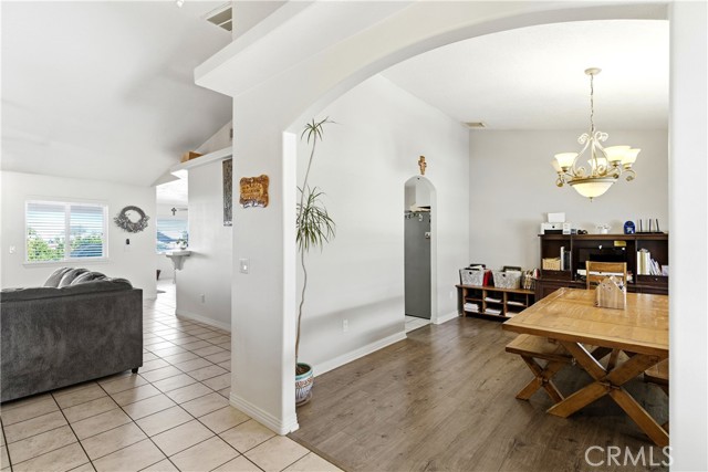 Detail Gallery Image 15 of 58 For 7330 Smoke Tree, Phelan,  CA 92371 - 4 Beds | 3 Baths