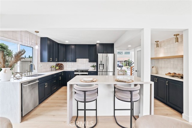 23941 Jarrow Lane, Lake Forest CA: https://media.crmls.org/medias/ee08b289-f7ca-4bee-a309-6d1f06b24768.jpg