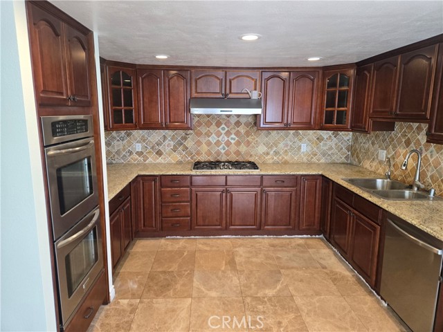 Detail Gallery Image 15 of 45 For 5704 Miguel Way, Long Beach,  CA 90814 - 5 Beds | 3 Baths