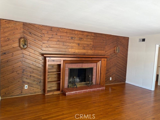 Detail Gallery Image 2 of 22 For 22354 Burbank Bld, Woodland Hills,  CA 91367 - 2 Beds | 1/1 Baths