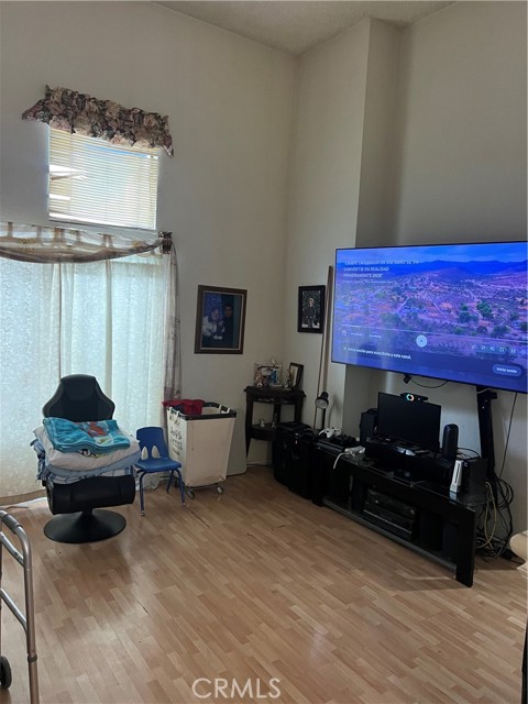 Detail Gallery Image 17 of 21 For 304 Park Shadow Ct, Baldwin Park,  CA 91706 - 2 Beds | 2 Baths