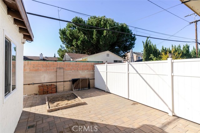 Detail Gallery Image 14 of 14 For 11246 Saticoy, Sun Valley,  CA 91352 - 2 Beds | 2 Baths