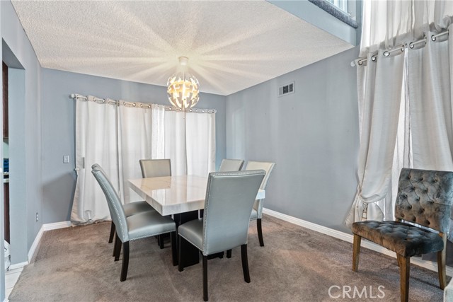 Detail Gallery Image 8 of 31 For 11557 Oakwood, Fontana,  CA 92337 - 3 Beds | 2/1 Baths