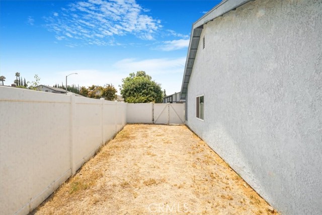 1991 Wren Avenue, Corona CA: https://media.crmls.org/medias/ee0a22c2-9846-4e40-a5d1-d057719b0d6a.jpg