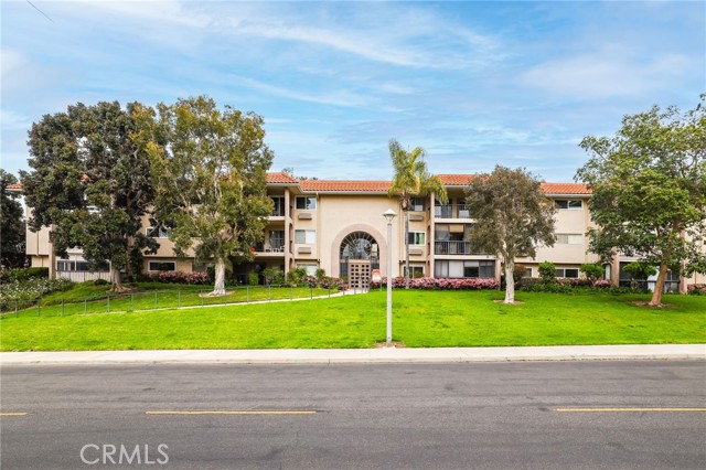 Detail Gallery Image 1 of 18 For 5372 Punta Alta 3f,  Laguna Woods,  CA 92637 - 1 Beds | 1 Baths