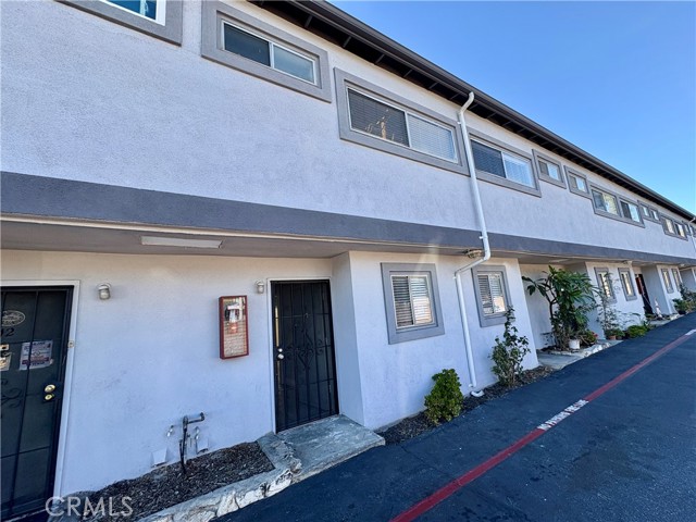 Detail Gallery Image 2 of 14 For 12128 Imperial Hwy #11,  Norwalk,  CA 90650 - 2 Beds | 1 Baths
