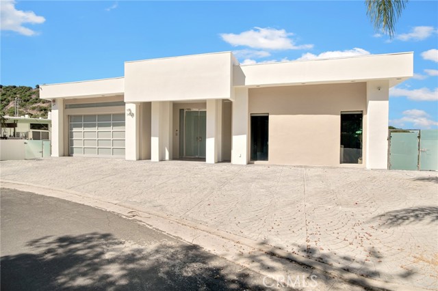 Detail Gallery Image 2 of 57 For 14721 Round Valley Dr, Sherman Oaks,  CA 91403 - 5 Beds | 4/2 Baths