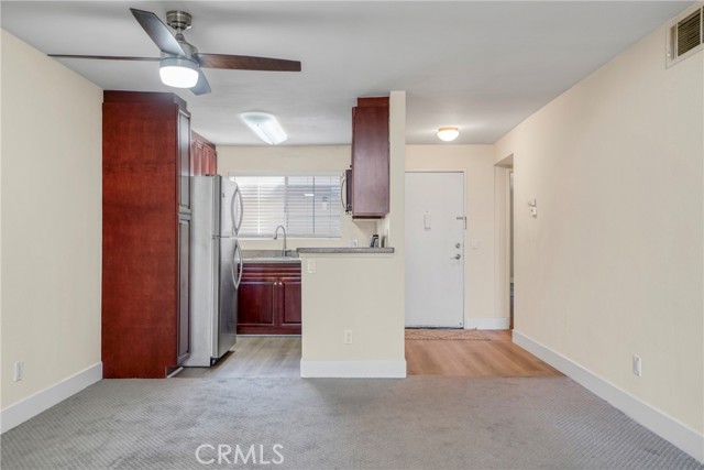 Detail Gallery Image 6 of 20 For 21500 Burbank #310,  Woodland Hills,  CA 91367 - 2 Beds | 2 Baths