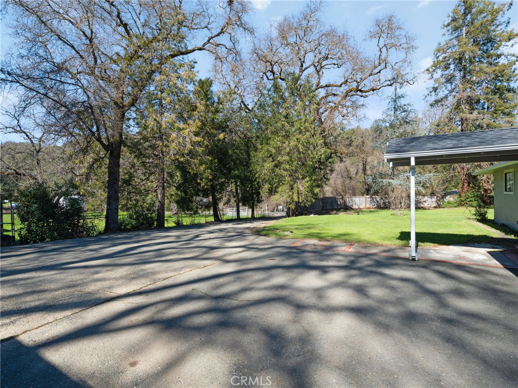 https://media.crmls.org/medias/ee0c4be5-a6ed-4974-b122-844b55bf0326.jpg?preset=X-Large