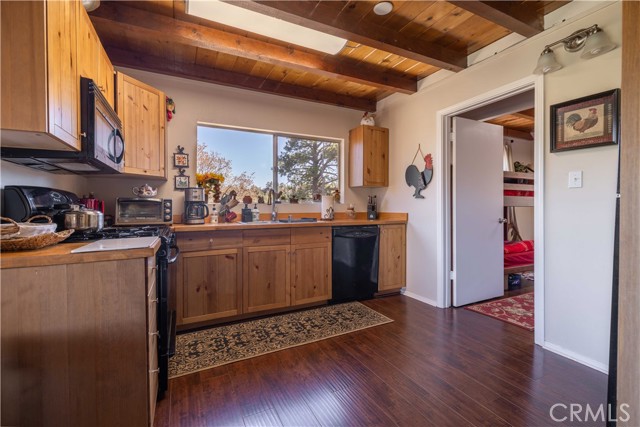 Detail Gallery Image 20 of 43 For 43418 Ridge Crest Dr, Big Bear Lake,  CA 92315 - 2 Beds | 2 Baths