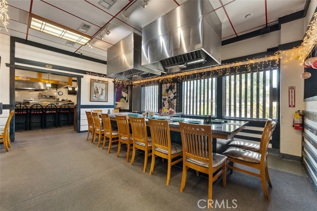 320 W Foothill Blvd, Upland CA: https://media.crmls.org/medias/ee0ca4e3-490d-4ac0-bd9a-e20afd906721.jpg