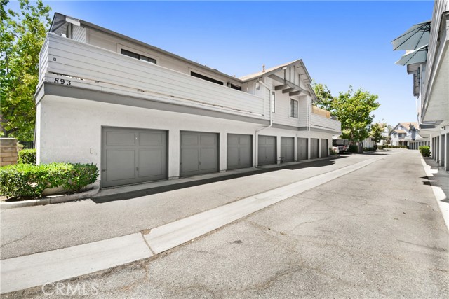 863 W 34th Street, Long Beach CA: https://media.crmls.org/medias/ee0ce0e9-8ea9-4091-bbad-bf9bdf1b4060.jpg