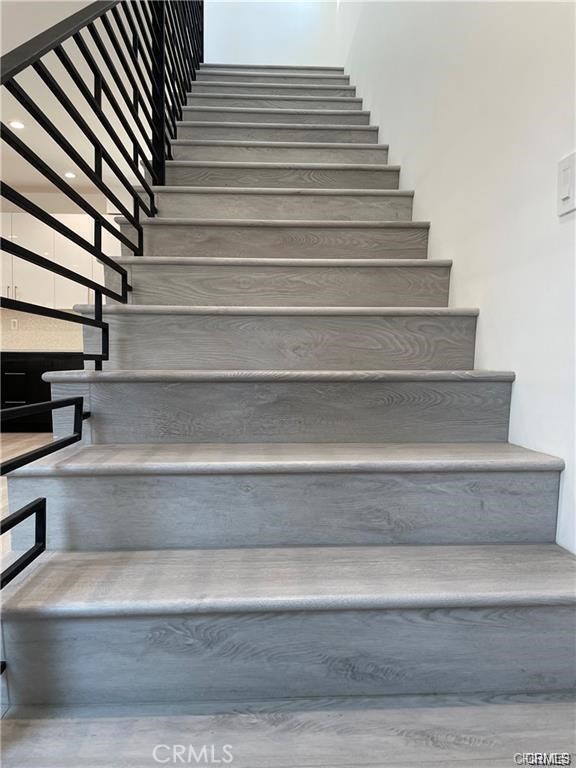 Detail Gallery Image 9 of 31 For 18403 Devonshire St, Northridge,  CA 91325 - 2 Beds | 2/1 Baths